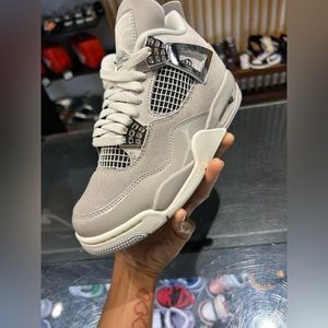 Jordan 4s size 7.5